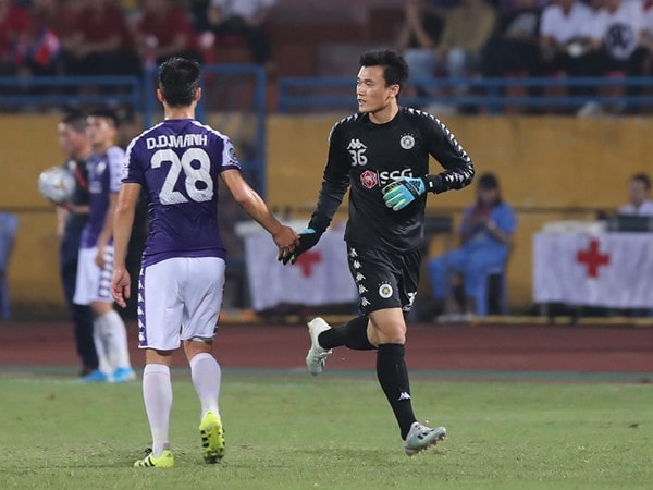 Hà Nội FC cầm hoà trước April 25, không thể trách Bùi Tiến Dũng