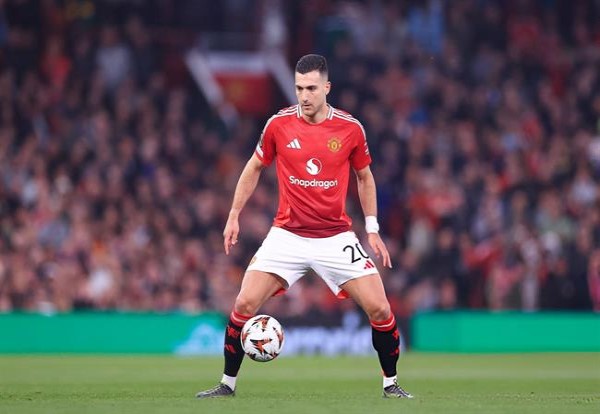Cơn bão chấn thương tiếp tục tấn công Old Trafford