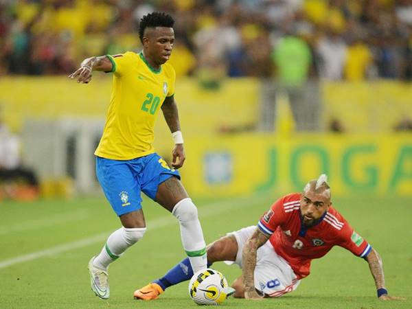 Vinicius đã từng khoác áo những đội bóng nào?