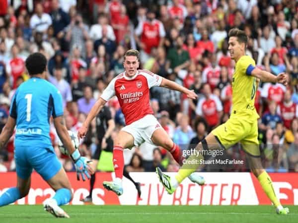 Liverpool và cuộc chơi “tiền tấn”