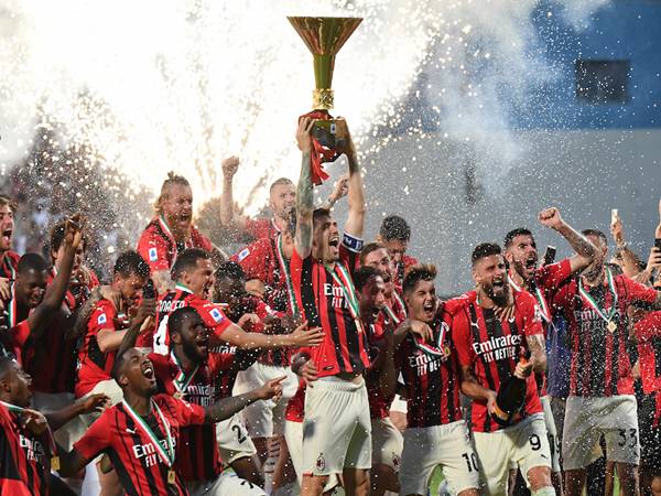 Câu lạc bộ AC Milan có bao nhiêu Cup quốc nội và Châu Âu