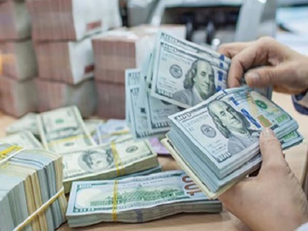 Nằm mơ thấy tiền nước ngoài mang lời cảnh báo tốt xấu?