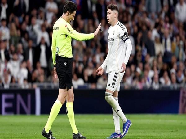 Tin Real Madrid: Valverde chính thức nhận án treo giò